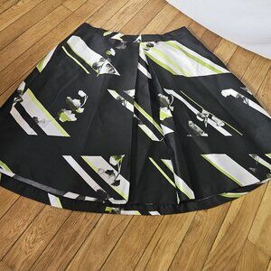 Lane Bryant Elastic and Zipper Closure Black, White and Green Skirt Size 26 Plus